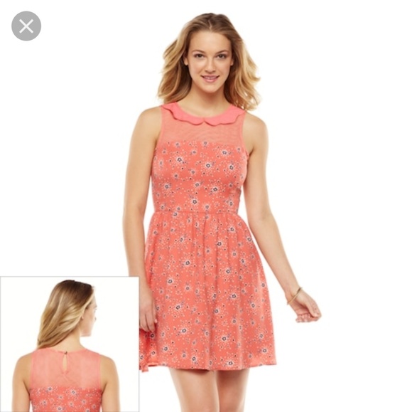 LC Lauren Conrad Dresses & Skirts - LC Floral Dress!